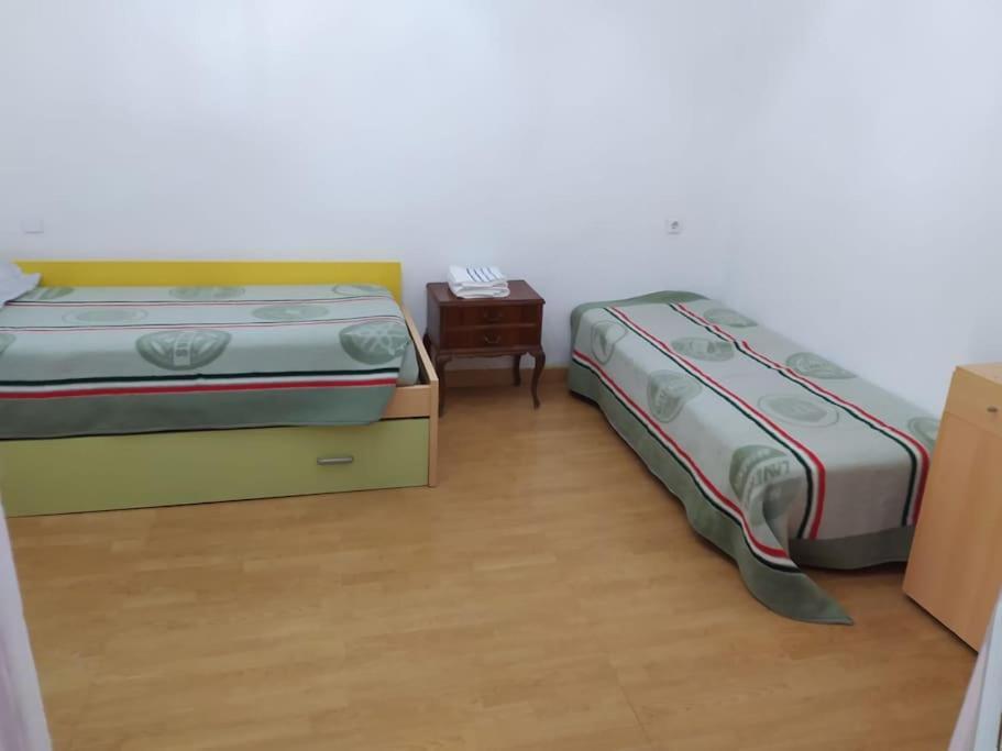 Apartamento Amplio Piso En Centro Con Balcon Cuenca  Exterior foto