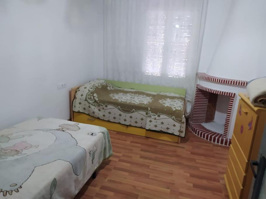 Apartamento Amplio Piso En Centro Con Balcon Cuenca  Exterior foto