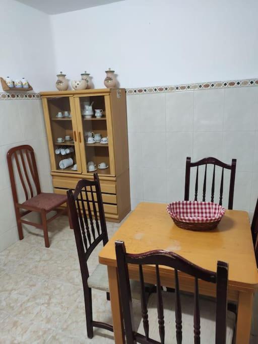 Apartamento Amplio Piso En Centro Con Balcon Cuenca  Exterior foto
